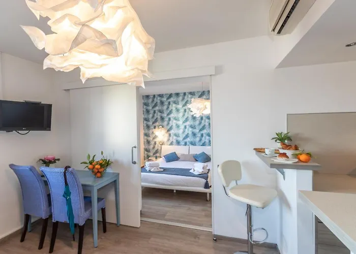 Sweett - Maison Blanche Apartman *